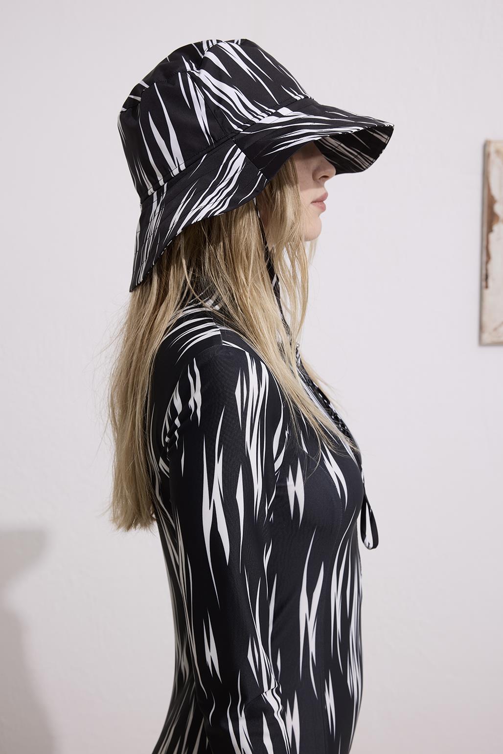 Pia Tasarımlı Bağlanabilir Bucket Şapka