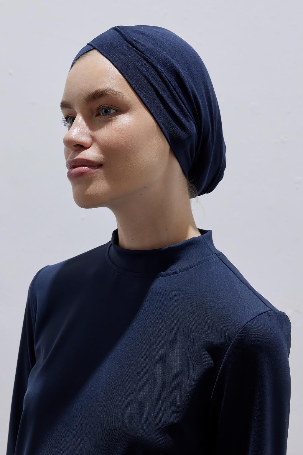 Çapraz Detaylı Lacivert Yüzücü Bone