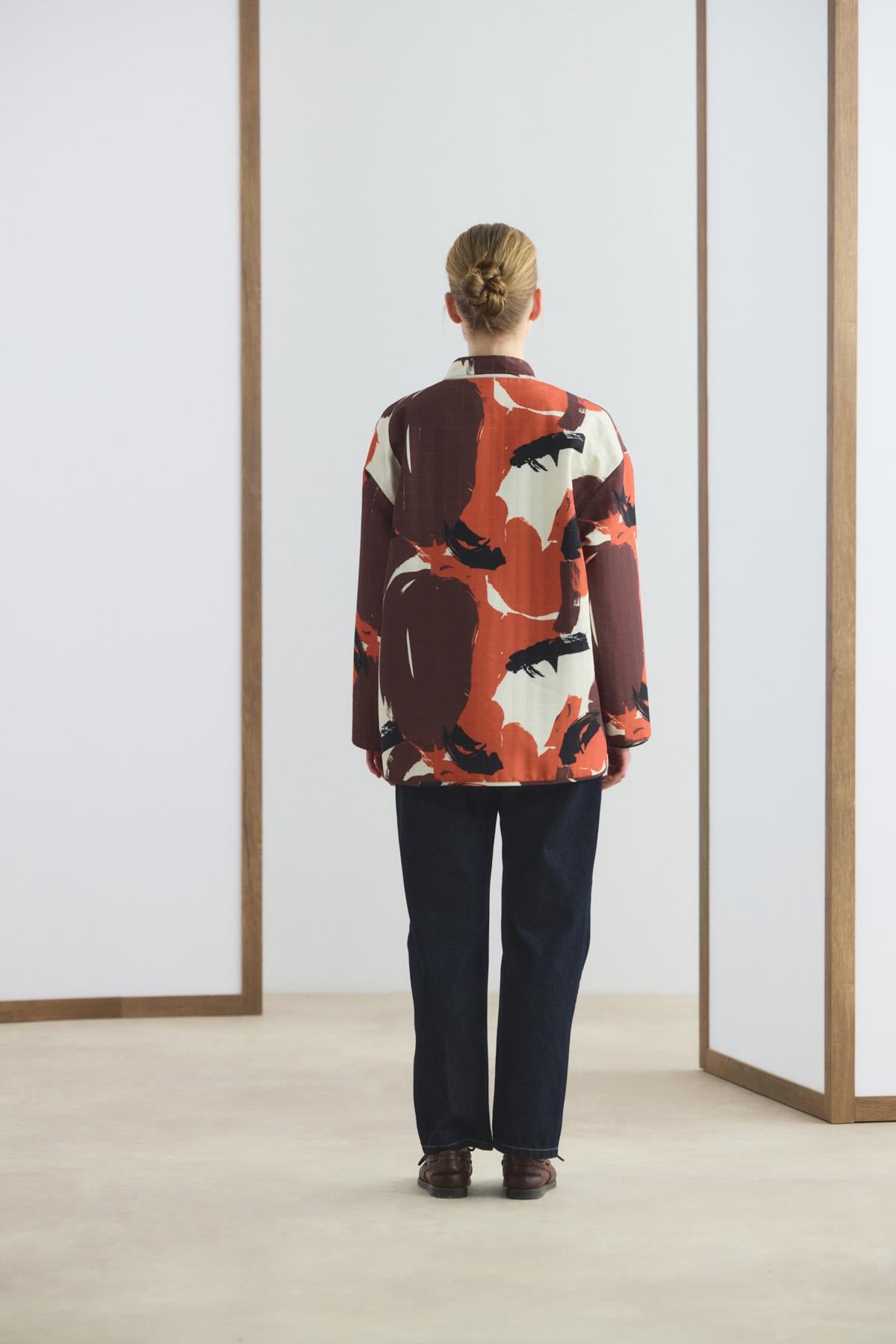 Desenli Hakim Yaka Kapak Cepli İnce Kapitone Ceket Kahverengi