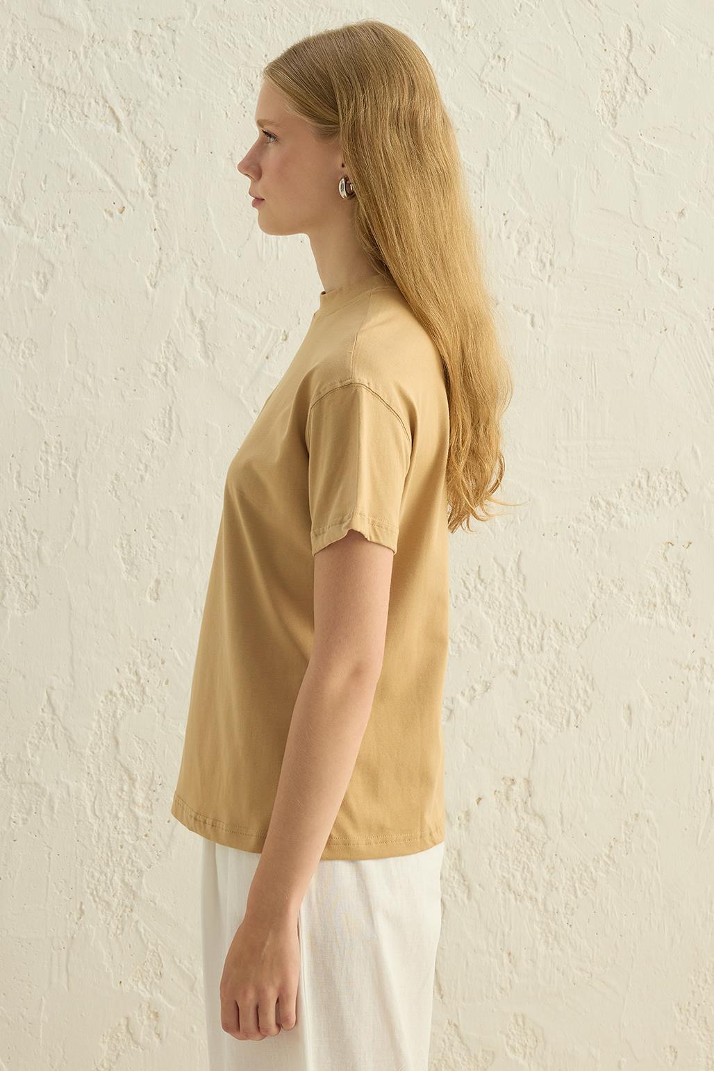 Kısa Kollu Basic T-Shirt Camel
