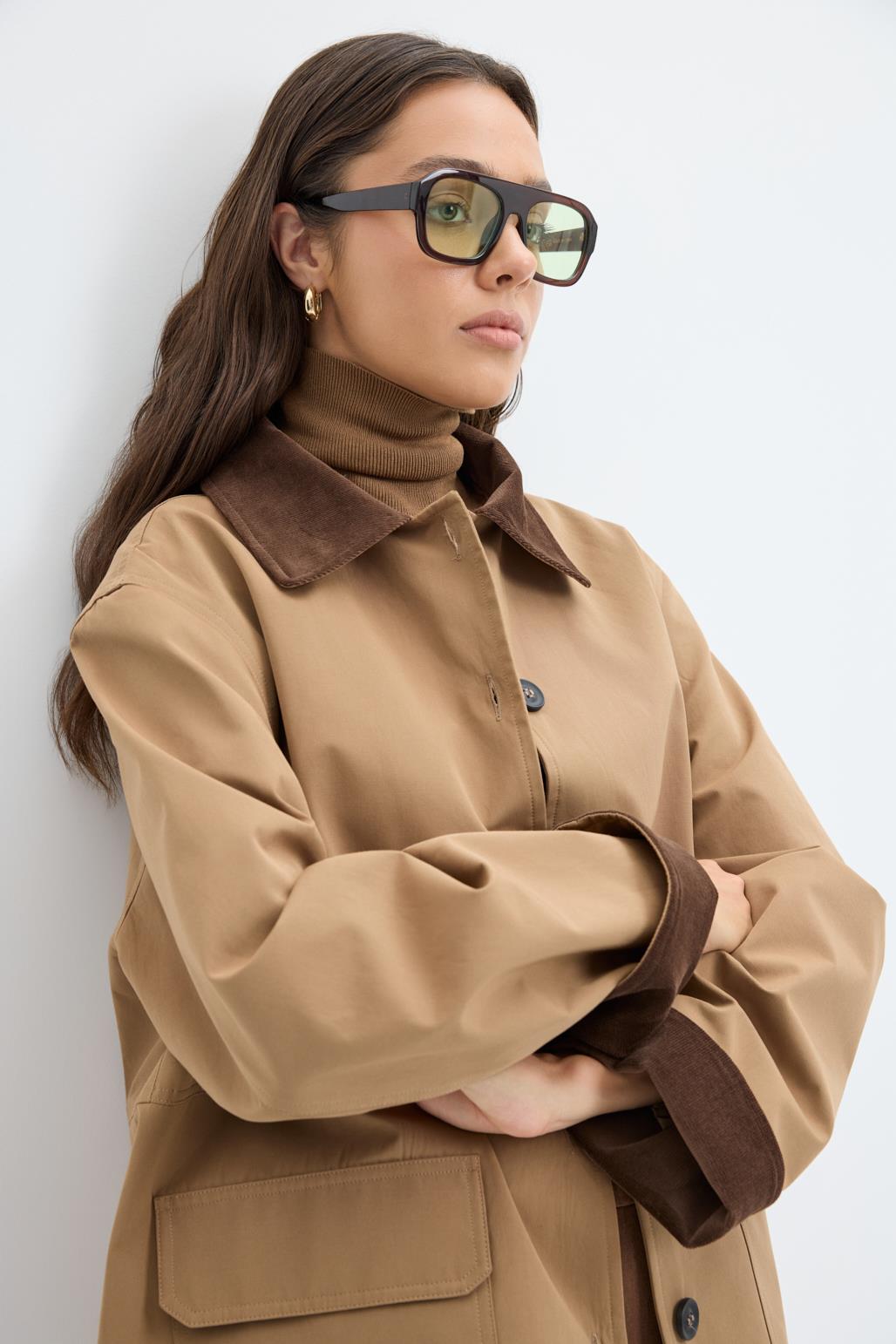 Kontrast Yakalı Cepli Gabardin Ceket Camel