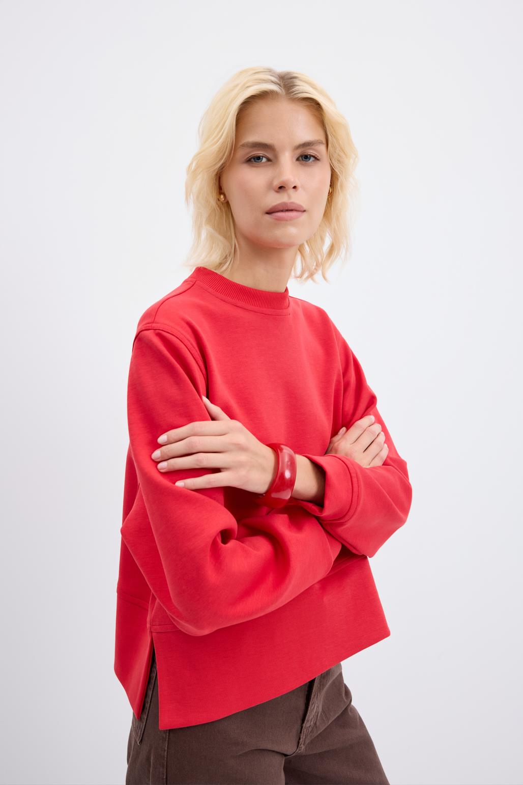 Oversize Yandan Yırtmaçlı Kısa Sweatshirt Kırmızı
