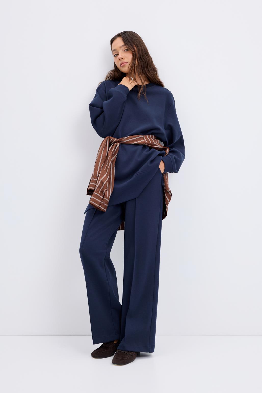 Oversize Yandan Yırtmaçlı Sweatshirt Lacivert