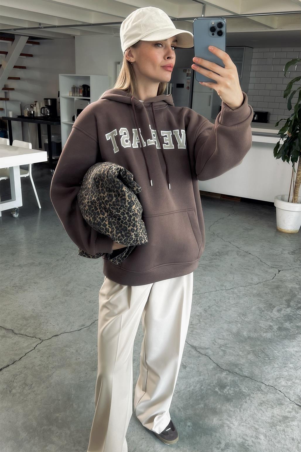 Şardonlu Baskılı Oversize Sweatshirt Kahve