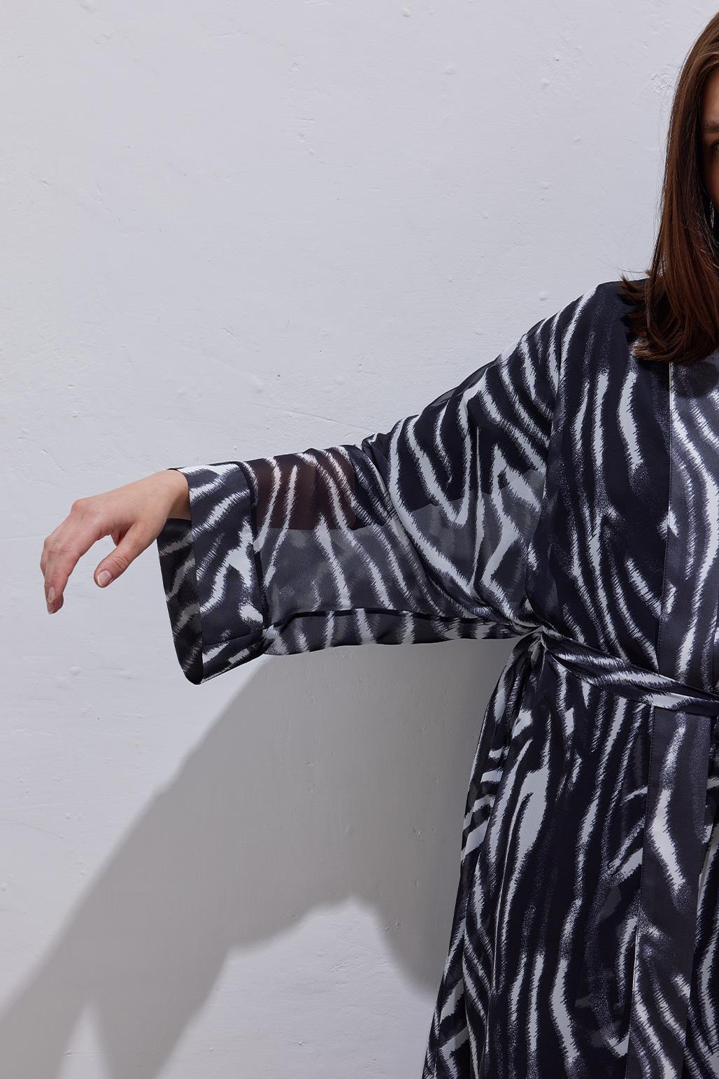 Tesettür Bağlamalı Pareo Abaya Zebra