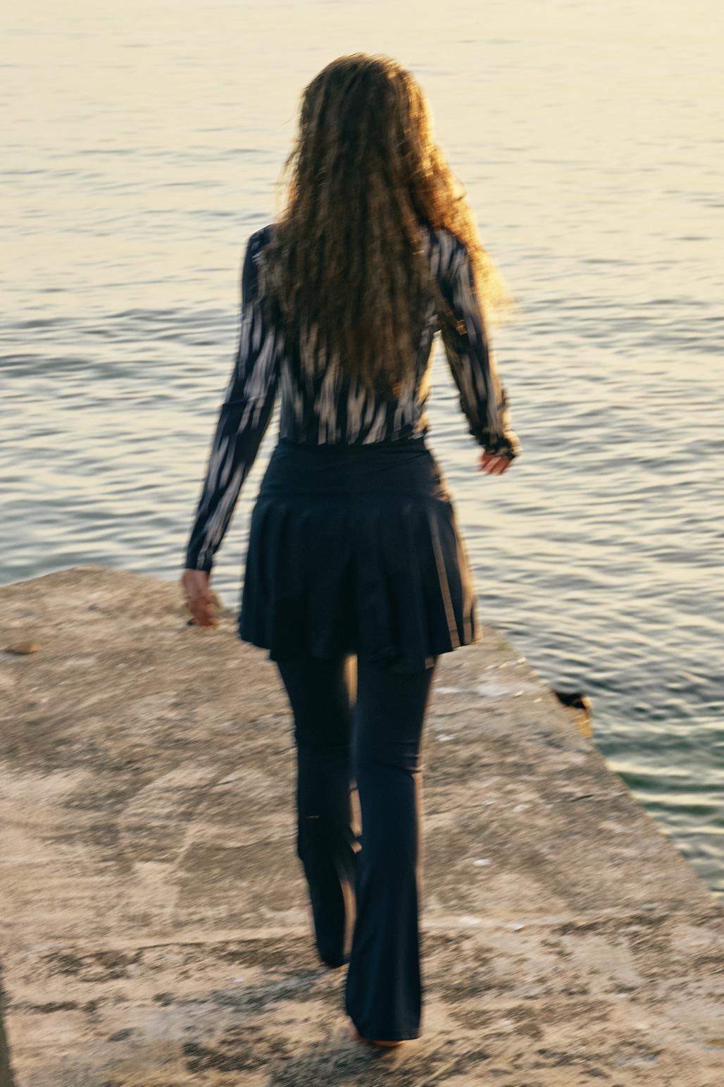 Siyah Tenisçi Etek Tesettür Mayo Modeli