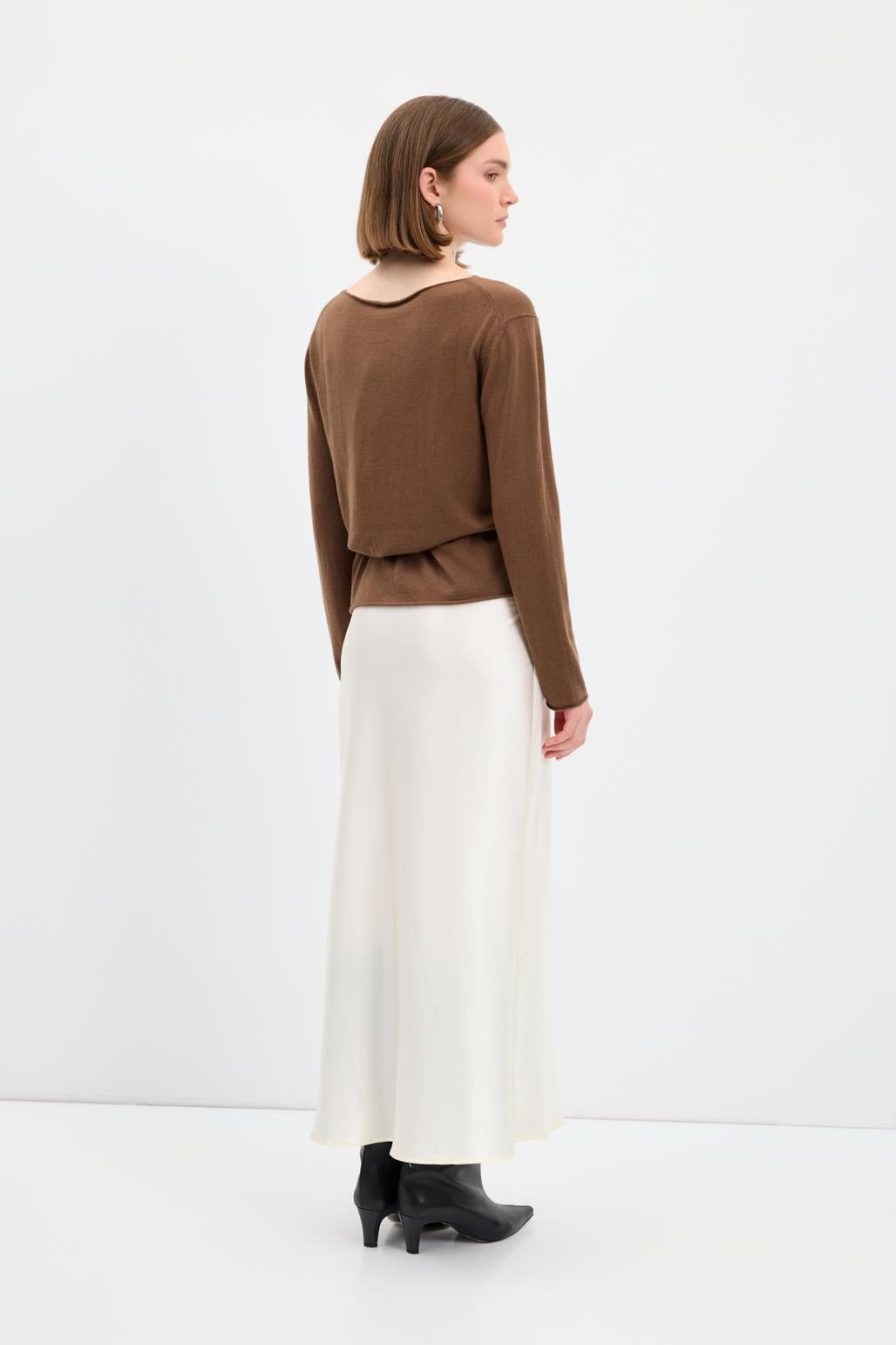 Uzun Kalem Saten Etek Ekru