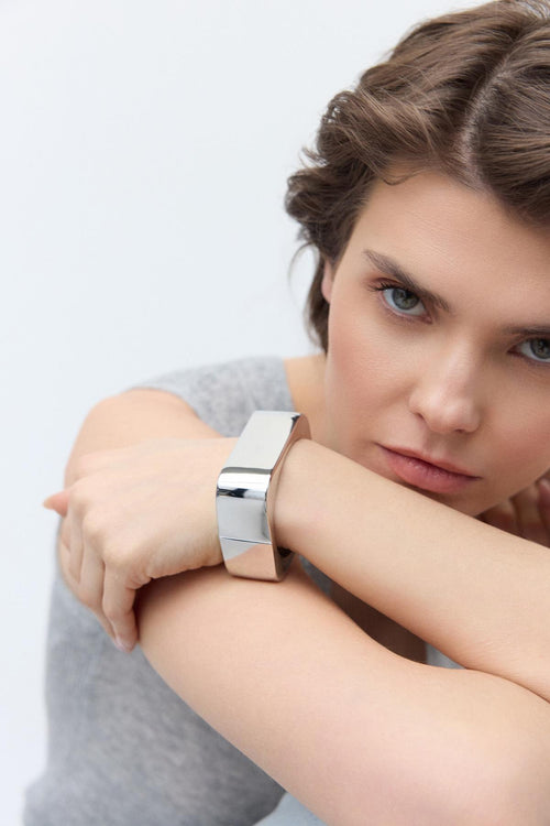 Boyutlu Vera Model Kelepçe Gümüş