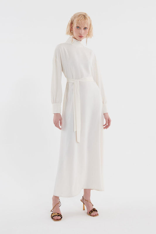 Dik Yaka Kuşaklı Krep Elbise Ekru