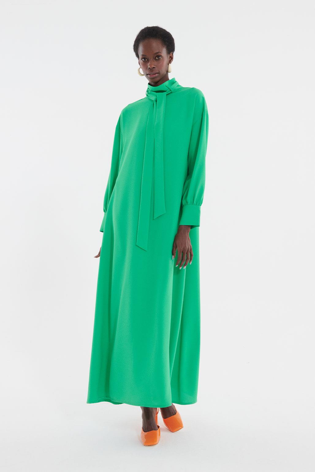 Dik Yaka Kuşaklı Krep Elbise Yeşil