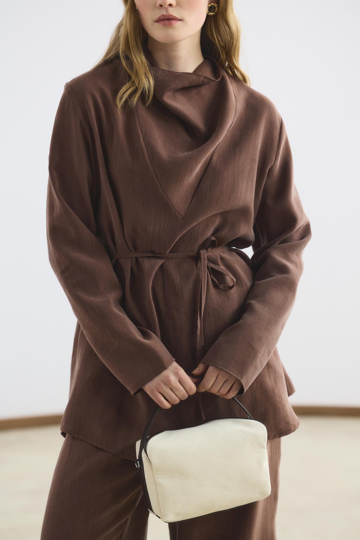 Akışkan Drape Yaka Tasarımlı Kestane İkili Takım