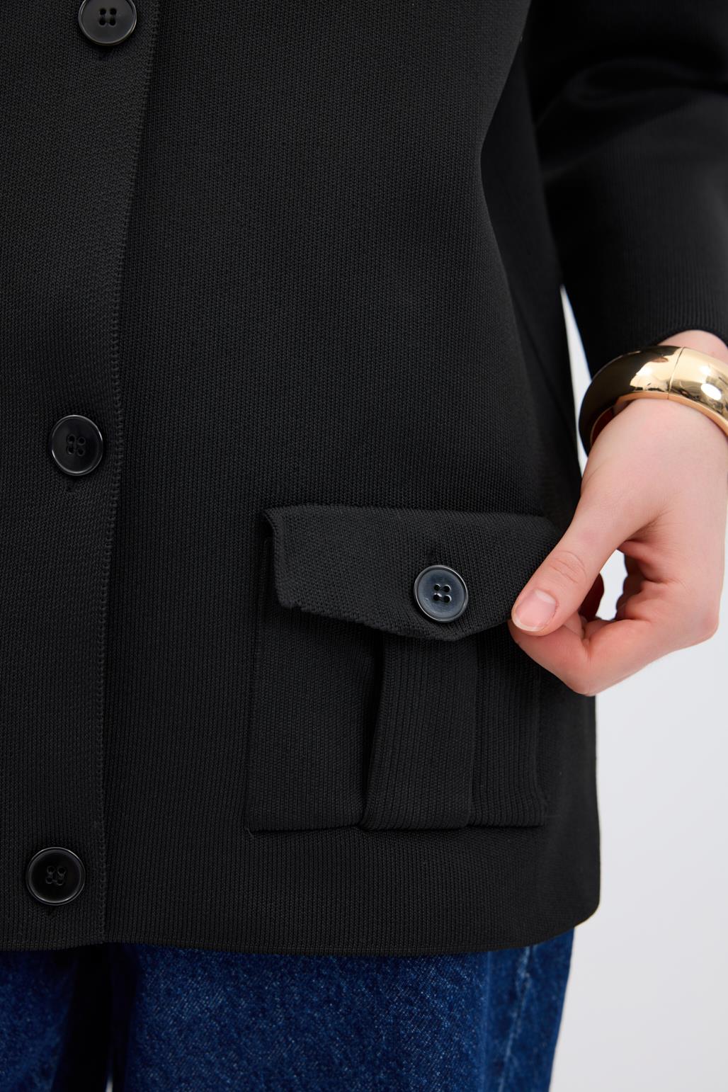 Düz Renk Cepli Triko Hırka Siyah