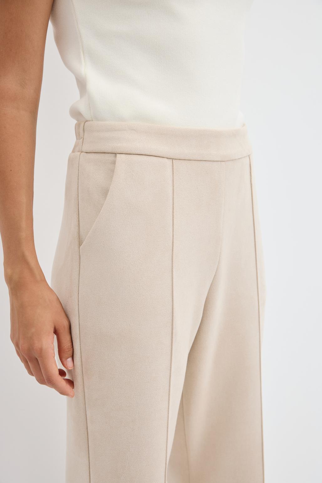 Fit Kesim Nervür Dikişli Süet Pantolon Bej