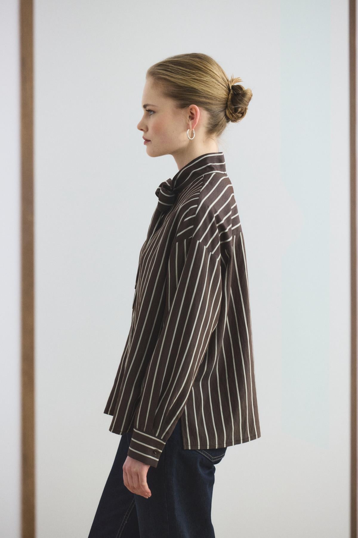 Fularlı Çizgili Gömlek Acı Kahve