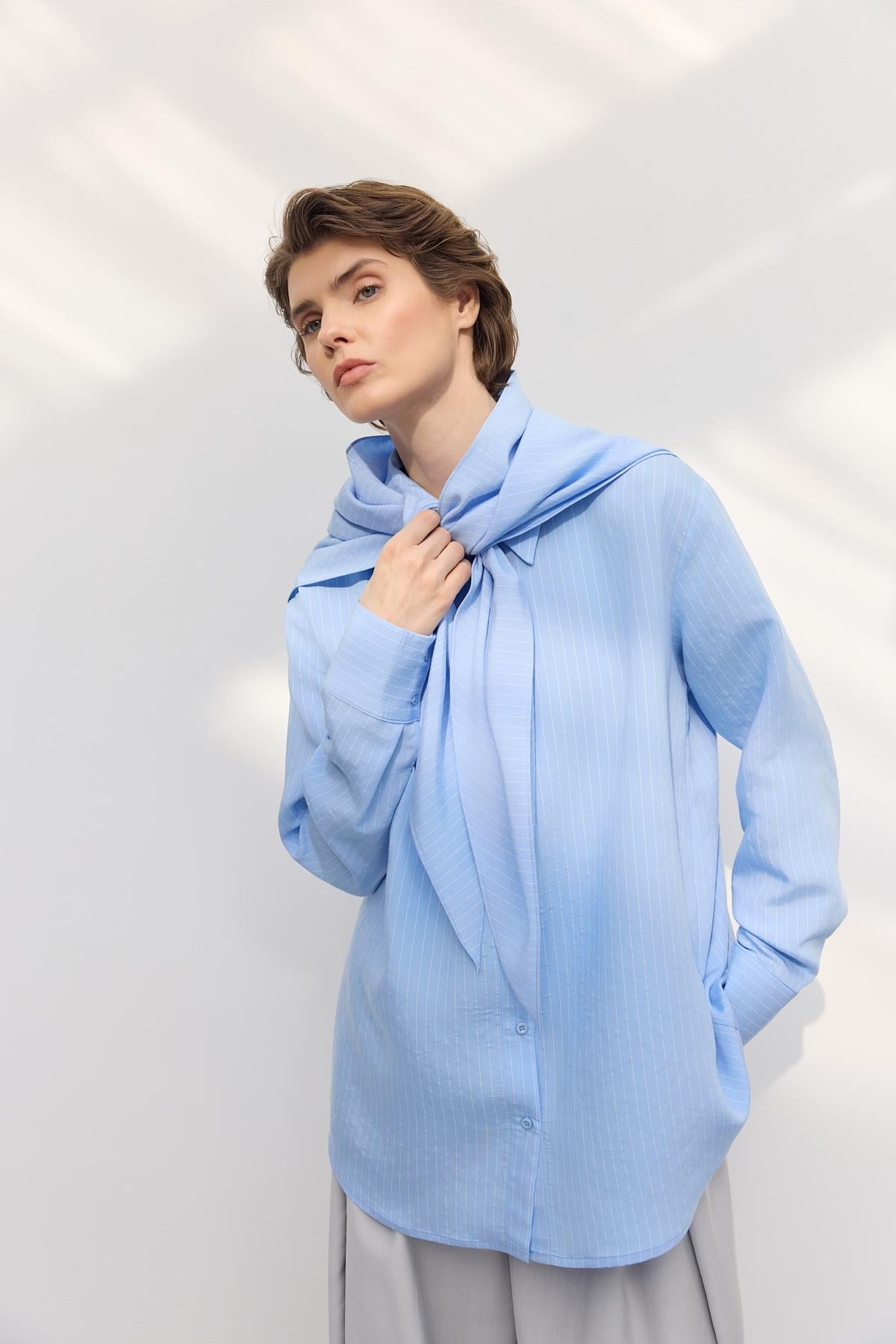 Fularlı Oversize Çizgili Gömlek Açık Mavi