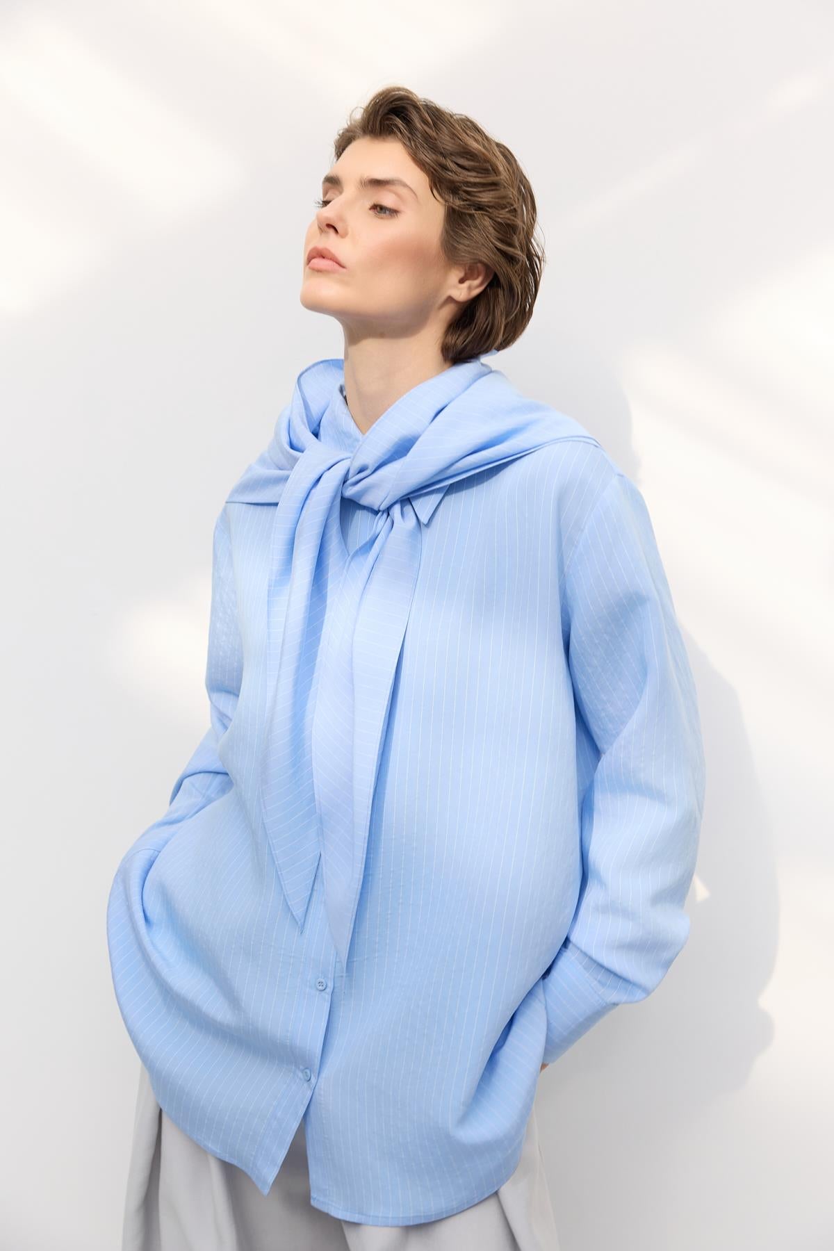 Fularlı Oversize Çizgili Gömlek Açık Mavi