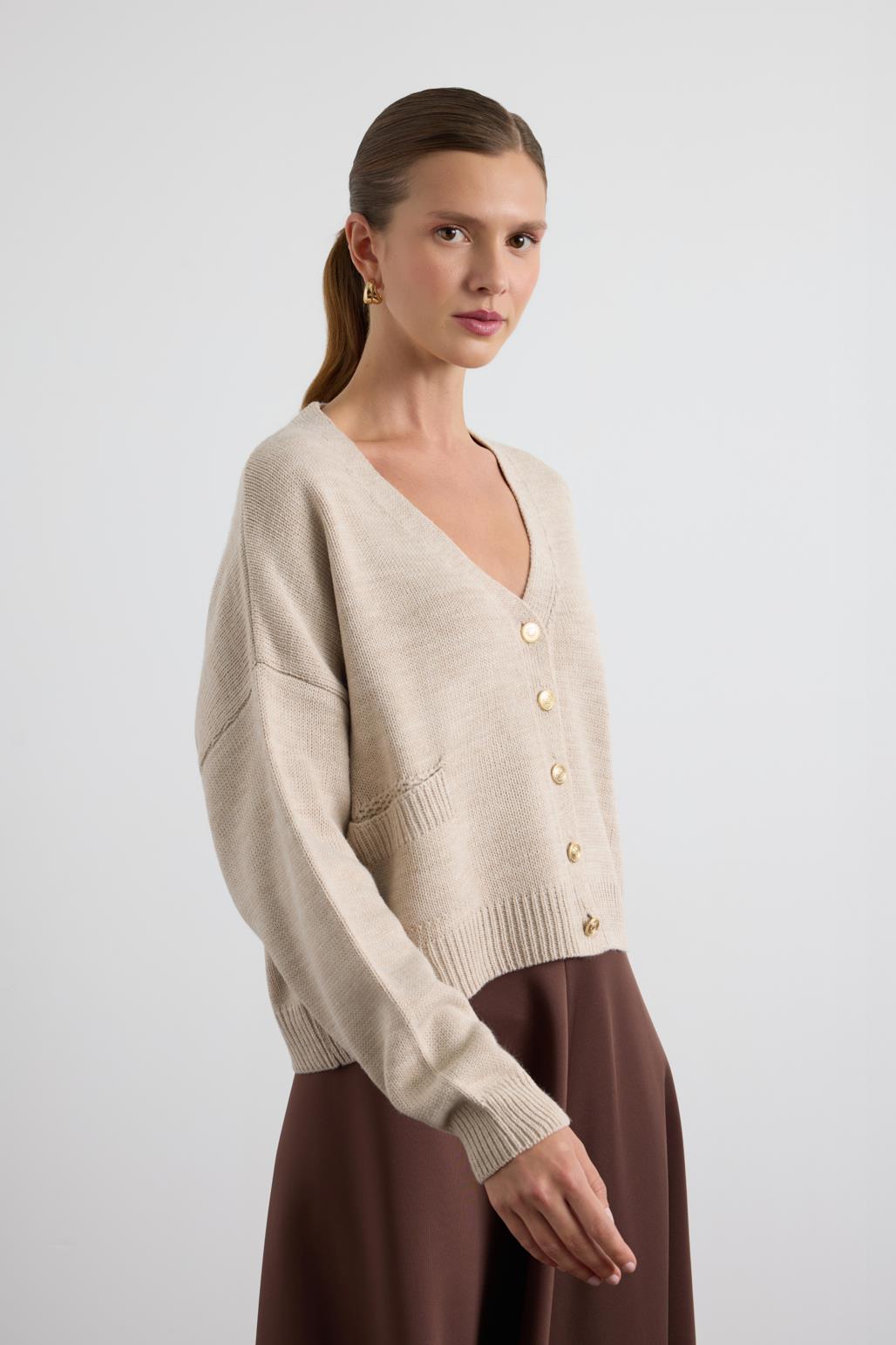 Gold Düğmeli Triko Hırka Taş