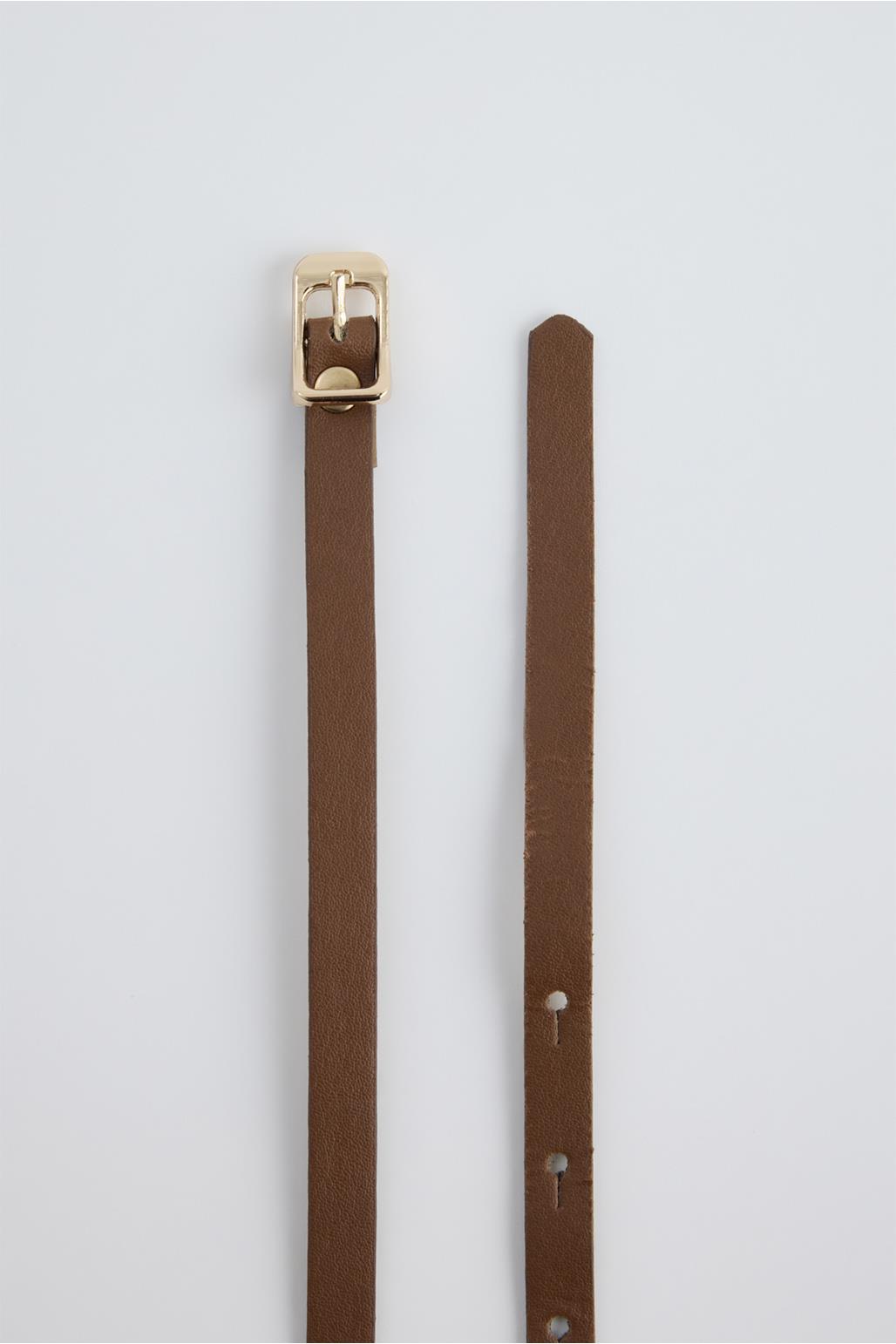 Taba rengi ince deri kemer gold kare metal toka detaylı.