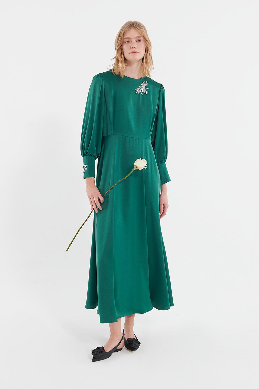 İşlemeli Kloş Elbise Zümrüt Yeşili