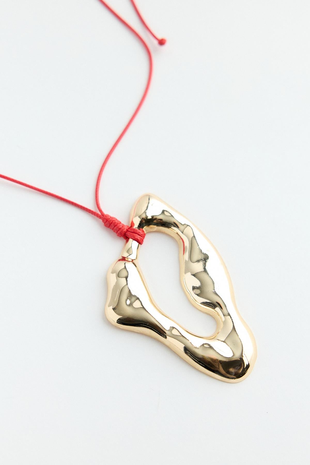 Kıvrımlı Metal Uçlu Kolye Gold