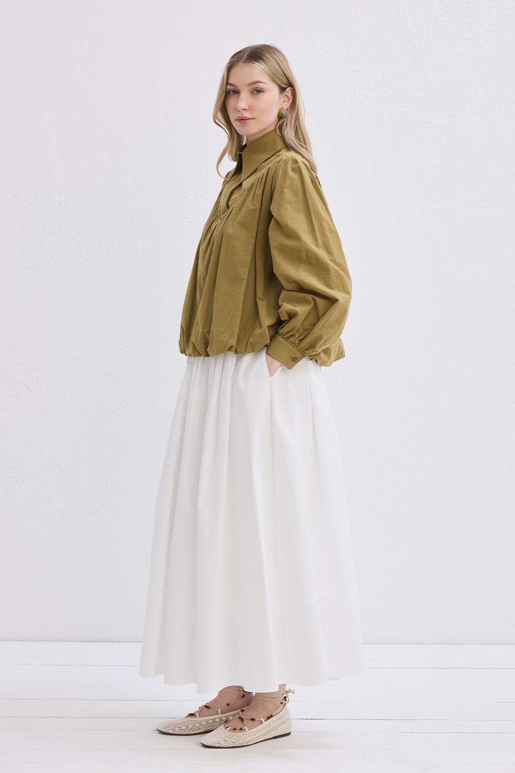 Sveta juda chuqur portlatishni beradi Keling, gozal ayol mushuklarini korib chiqaylik