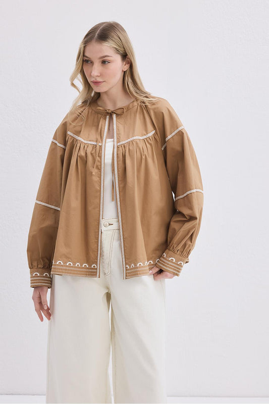Lova Nakışlı Bağlamalı Ceket Camel
