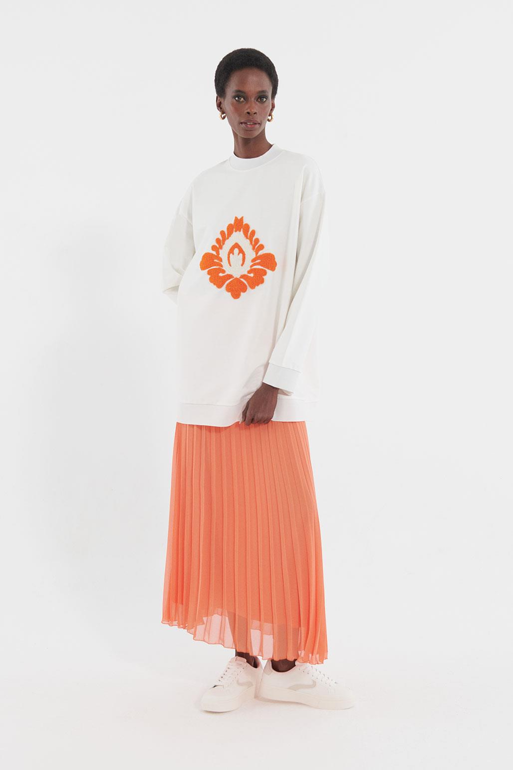 Punch Nakışlı Sweatshırt Ekru