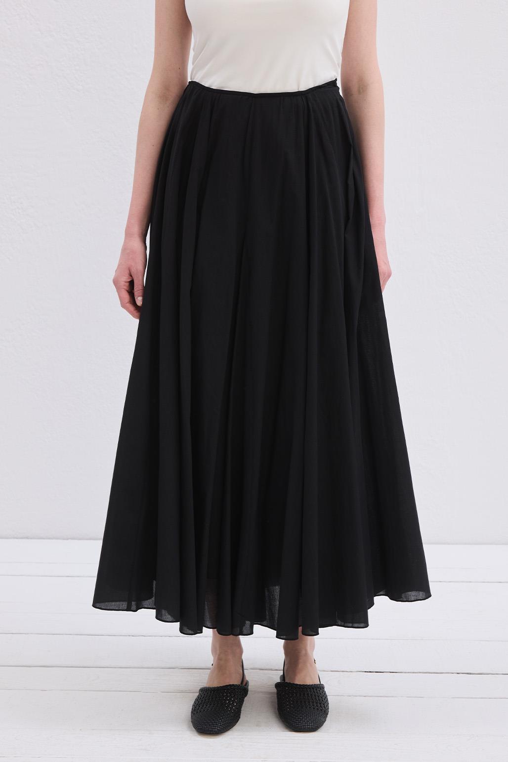 Etek ostida yulduzlar porlaydi Etek ostida yulduzlar porlaydi