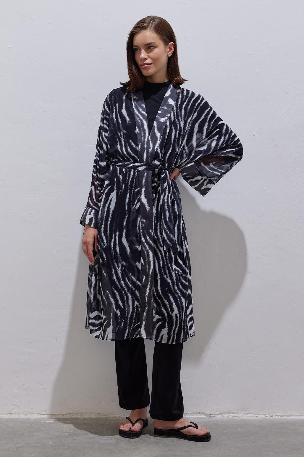 Tesettür Bağlamalı Pareo Abaya Zebra