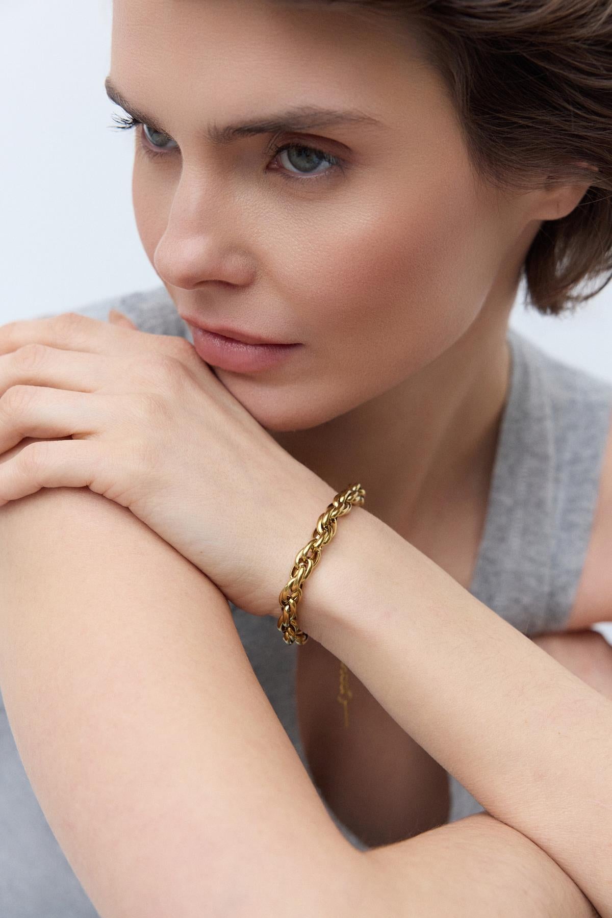 Vera Geçmeli Model Bileklik Gold